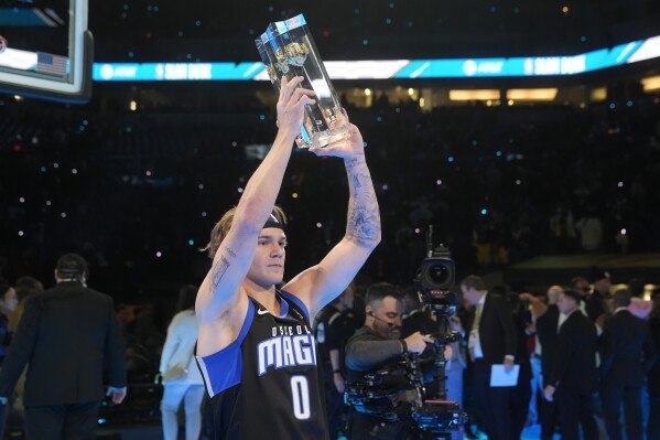 Mac McClung earns perfect score to take 2nd straight NBA Slam Dunk